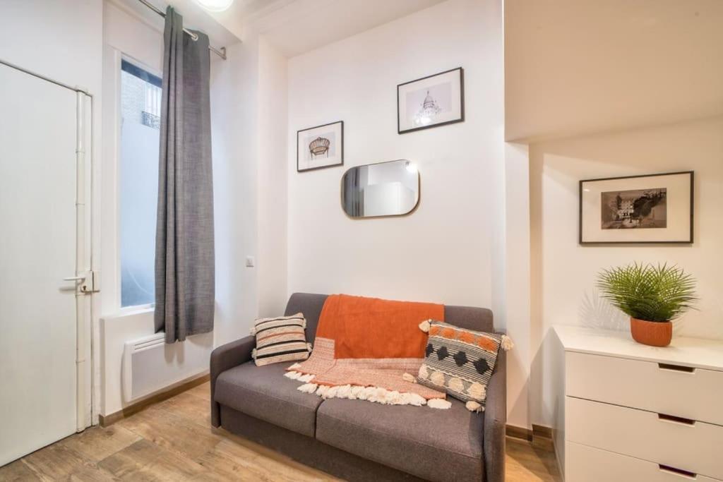 Bel Appartement Au Coeur De Montmartre Paris Exterior foto