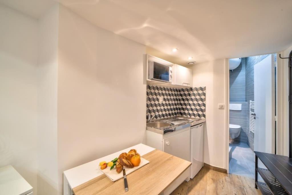 Bel Appartement Au Coeur De Montmartre Paris Exterior foto