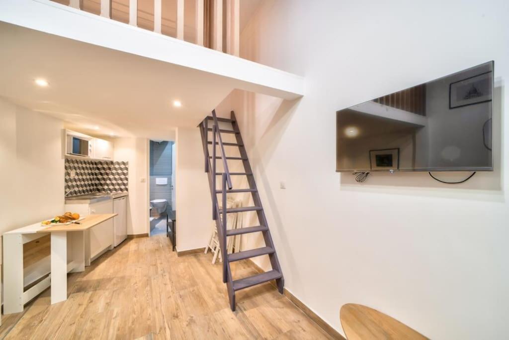 Bel Appartement Au Coeur De Montmartre Paris Exterior foto